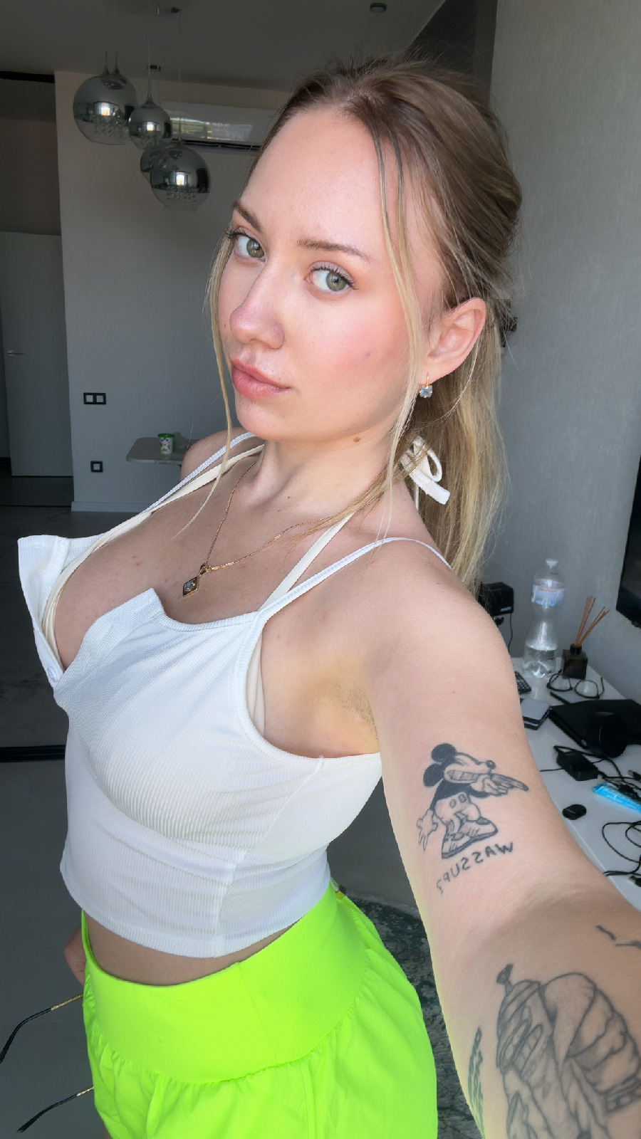 KateV in her underwear in Kanpur